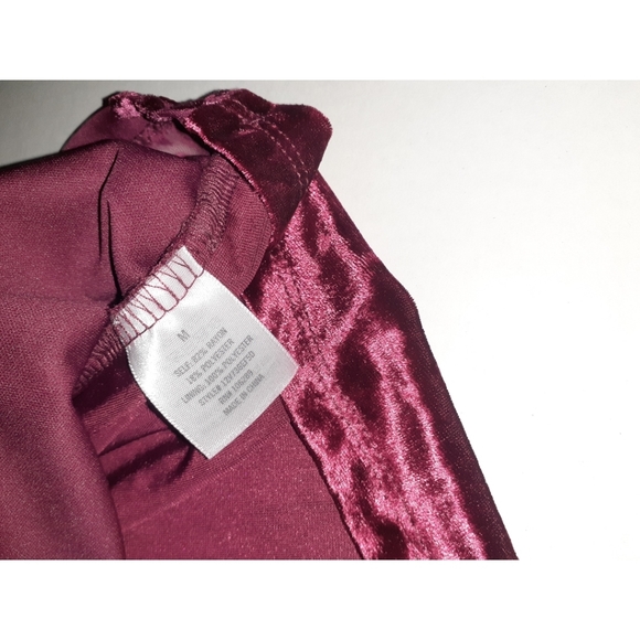 Francesca's Kira ColdShoulder Burnout Velvet Blous - Picture 15 of 16